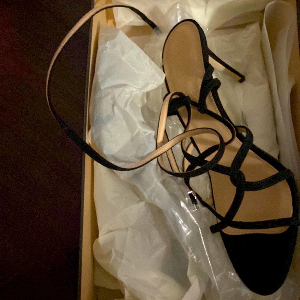 j.crew suede cross-srtap sandals. Size: USA 9, UK6 1/2, EU 39 1/2. Color:BLACk.